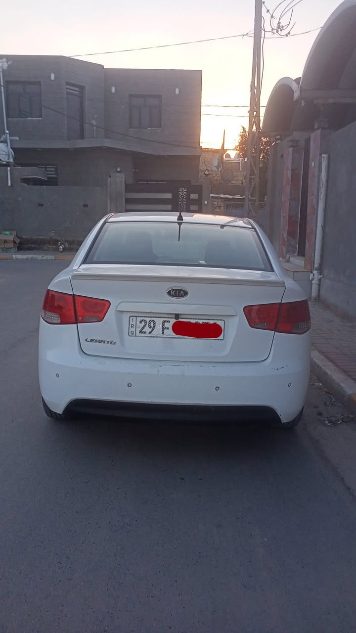 سيراتو موديل 2010 قم واسط هزة وسنوية ورقم جديد وتحويل بأي وقت السيارة جاهزة مكينة وكير وحدادية وتبريد بيها صبغ بدون حادث قوي والسونار مرفق مع الصور السعر 90 وبيها مجال مكانها بالديوانية وللاستفسار اتصل على ***********
