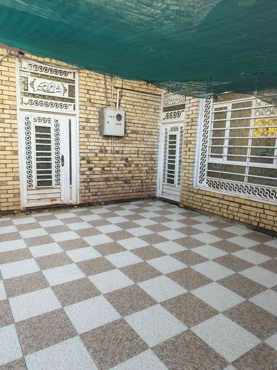 ﷽     
     دار الــبــيـع ابـــو شــطــيـــب 
سند 25 زراعي قـــرب ســيــطرة بـــغــــداد

      المساحه (300)متر 
      يتكون الطابق واحد جاهز سكن 

 الاستفسار على رقم الهاتف 
على الواتساب  (📲*********** عمارة, ميسان
