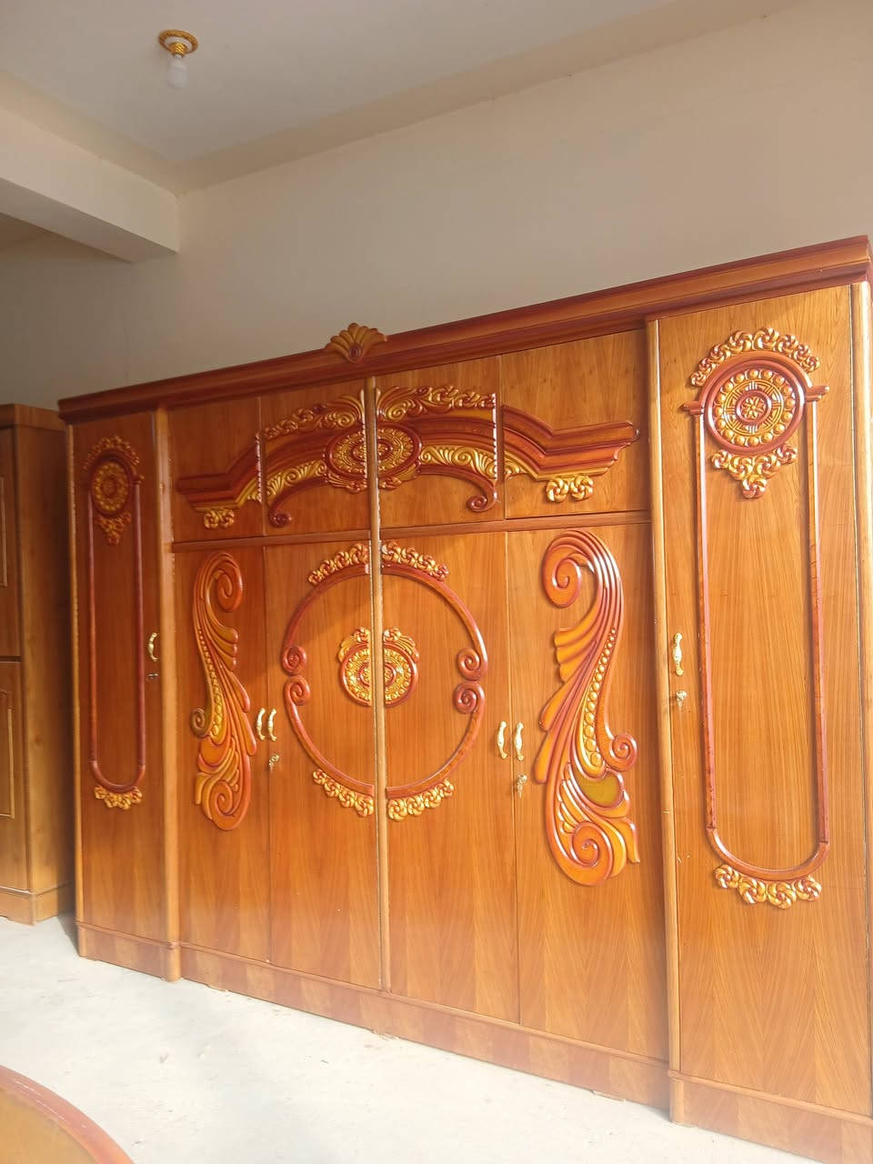 غرفه نوم توج خشب صاج عراقي للبيع سعرها مليون وبي مجال الاستفسار ***********
