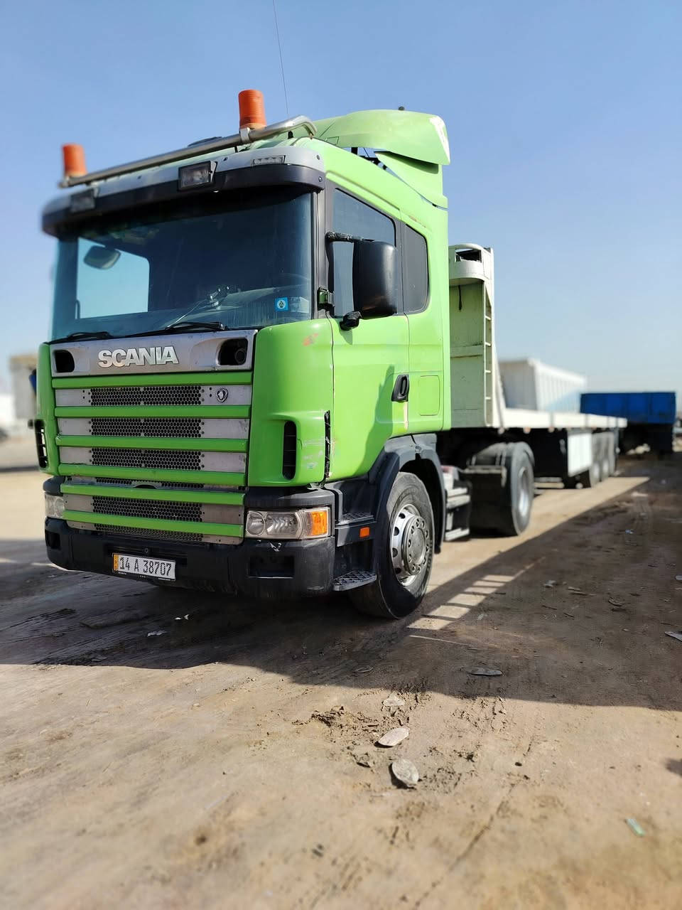 للبيع سكانيا موديل 1997 رقم بصره مكينه انجكتر R420 عربانه حداديه مزوج تخم تاير راس وعربانه السعر 200$ وبيه مجال العنوان البصره الزبير المعارض معرض المهدي للأتصال *********** ابو علي ***********
