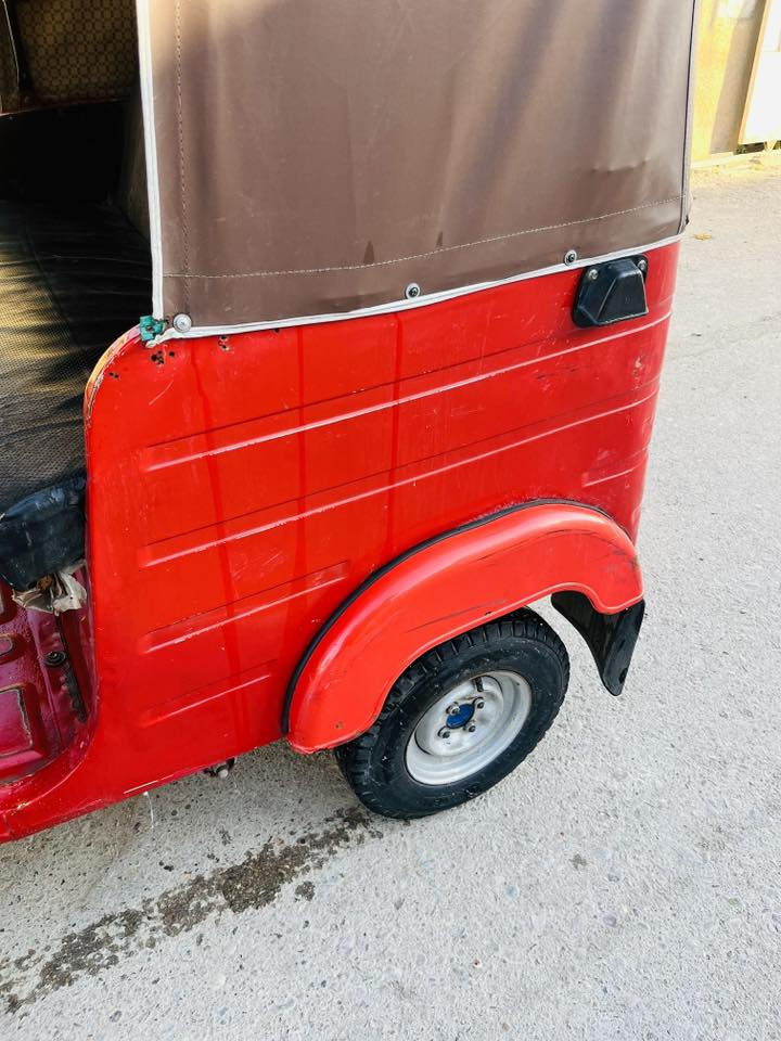 سلام عليكم تكتك ١٨للبيع شهر ١١ بغداد  كفاله عامه مابيهه. قطرت معجون    ٤قفل مابيهه مجال ابد ***********
