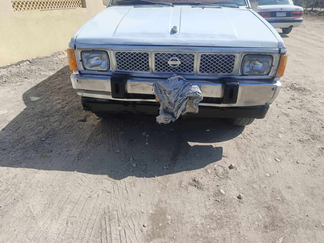 نيسان للبيع موديل 88 كير او مكينه بلاد شرط تخم تاير او ويل حداديه زينه تحويل ثاني يوم دواخل توني مدوشم سعر 32 ***********
