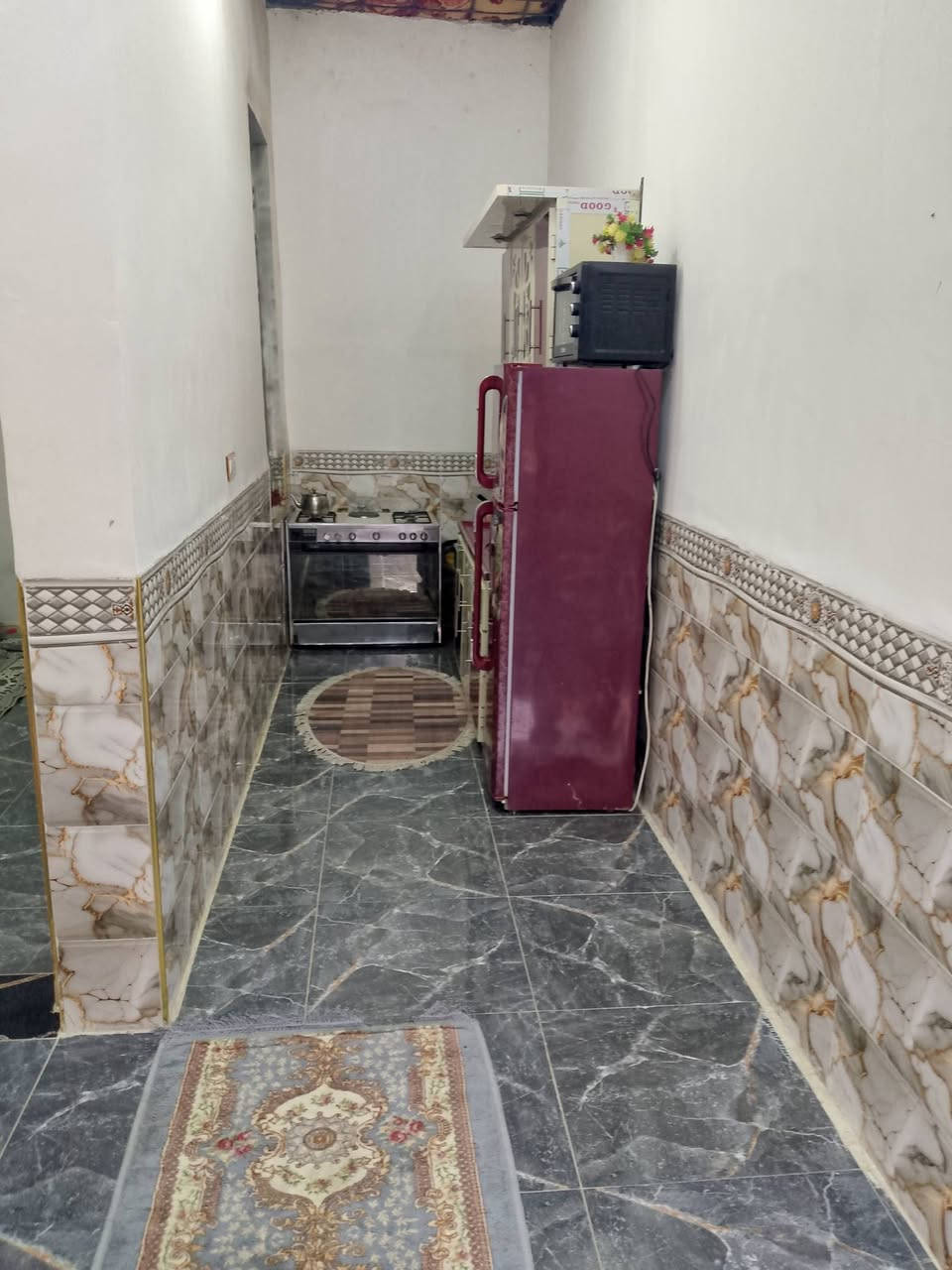 السلام عليكم دار 100متر طابو صرف  مربع  قاط ونص كامل بناء حديث يتكون قرفتين 4/4 ستقبال ٨/٤ صاله 6/5 مطبخ ٣/٤ صحيات كامله العنوان شارع المستشفى الستالاف قرب محطه الكهرباء الاستفسار *********** خاص مفتوح السعر 48 تحويل مباشر
