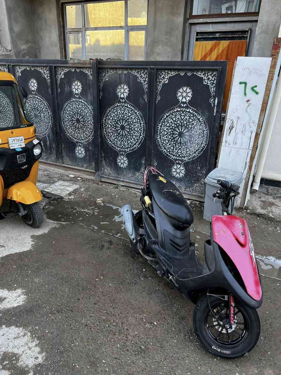 سلام عليكم عدله بلاديه كلها ختم واحد ويه المكينه  كامله مو. مال لعب مكينه مفتوحه مره وحده و شغلها مضبوط 700 و بيها مجال بسيط ***********
