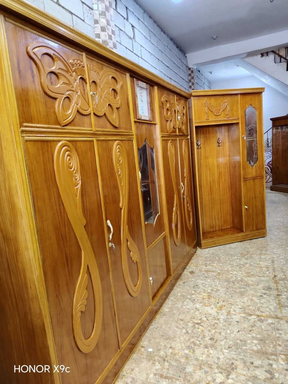 السلام عليكم غرفه كامله ام الخمس بيبان شغل درجه ثانيه نظيفه كلش مستعمله غرفه جاهزه وكامله اي نقص ما بيها الوجه صاج خمسه ملم موديل حديث نظيفه كلش شغل سوقي جاهزه وكامله طابقين ام الخمسه سعر 525 شامل توصيل مجاني ولشد مجاني داخل النجف والشراي يتصل ***********
