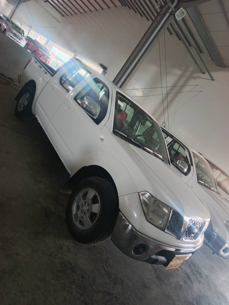 نەڤارا 2009 گێر و مەکینە بەشەرت یەک جەمەلاخی ڕەشە هەر چوار تایەو ویلی لۆڪە 
تەعول و خرامە بەشەرت زۆر پاکە هی دەستی خۆمە 
ڕانیە /حاجیاوا /*********** رانية, السليمانية
