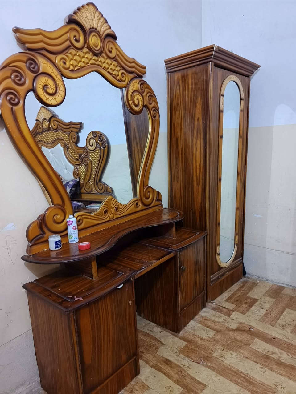 غرفه نوم للبيع العنوان أبو غريب أبو منيصير للاستفسار *********** ***********
