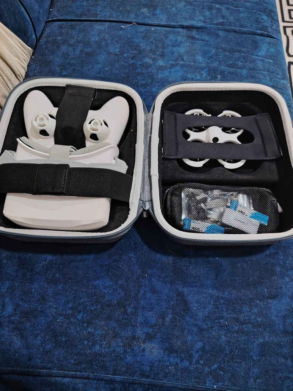 سلام عليكم درون fpv beta مستخدم قليل وياها بطاريتين و شاحنة و مراوح احتياطية عدد 4 
السعر 240 قابل للتفاوض


**إذا كنت صاحب هذا الإعلان وتريد حذفه لأي سبب، رجاءا أرسل رسالة إلى الدعم الفني**