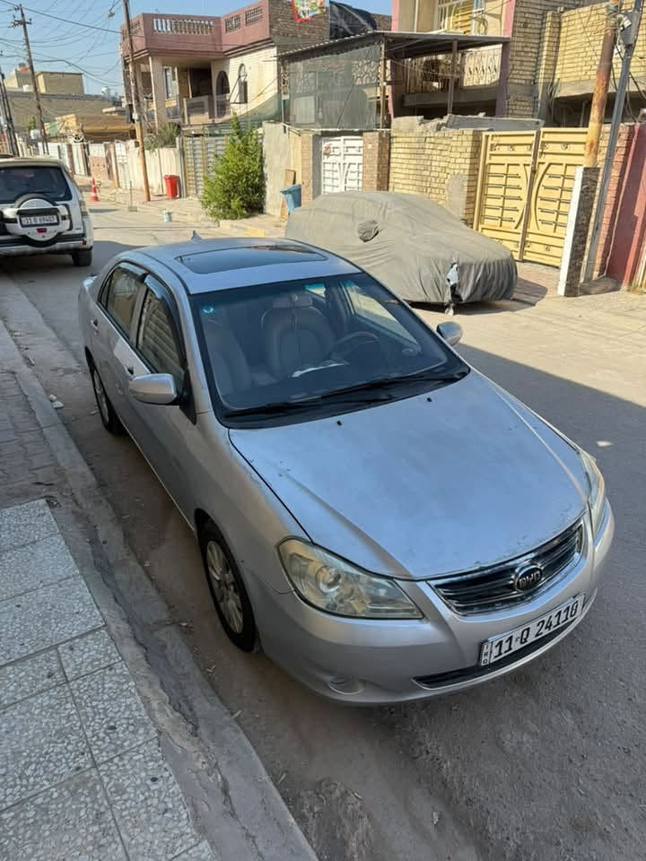 السلام عليكم BYD.  G3 2013   كير اوتو المرغوب ماشيه 125 فقط كير ومحرك مكفولات حتى من الفتح  مكفوله من ضربه وصبغ وتبديل وجراد بيها شي كلش بسيط جراد بل تكمه يعني خيال الباقي مكفول من الجراد وبيها طخة بسيطة بكرن الجاملغ الخلفي وصلحه على كدها فقط رقم بغداد انكليزي بسمنا تحويل مباشر صدر تخم تاير تبريد باتري كله جديد سنويه جديده هزه جديده سياره فول مواصفات كير اوتماتيك كيرها مكفول من كلشي سياره مابيها نقص وكامله من النقص حلوه ومرتبه ومابيها جراد مابيها خياسات  وجاهزه على اخر حبايه مكاني بغداد سعرها 50 وبيها مجال حك الجيه رقمي
***********
