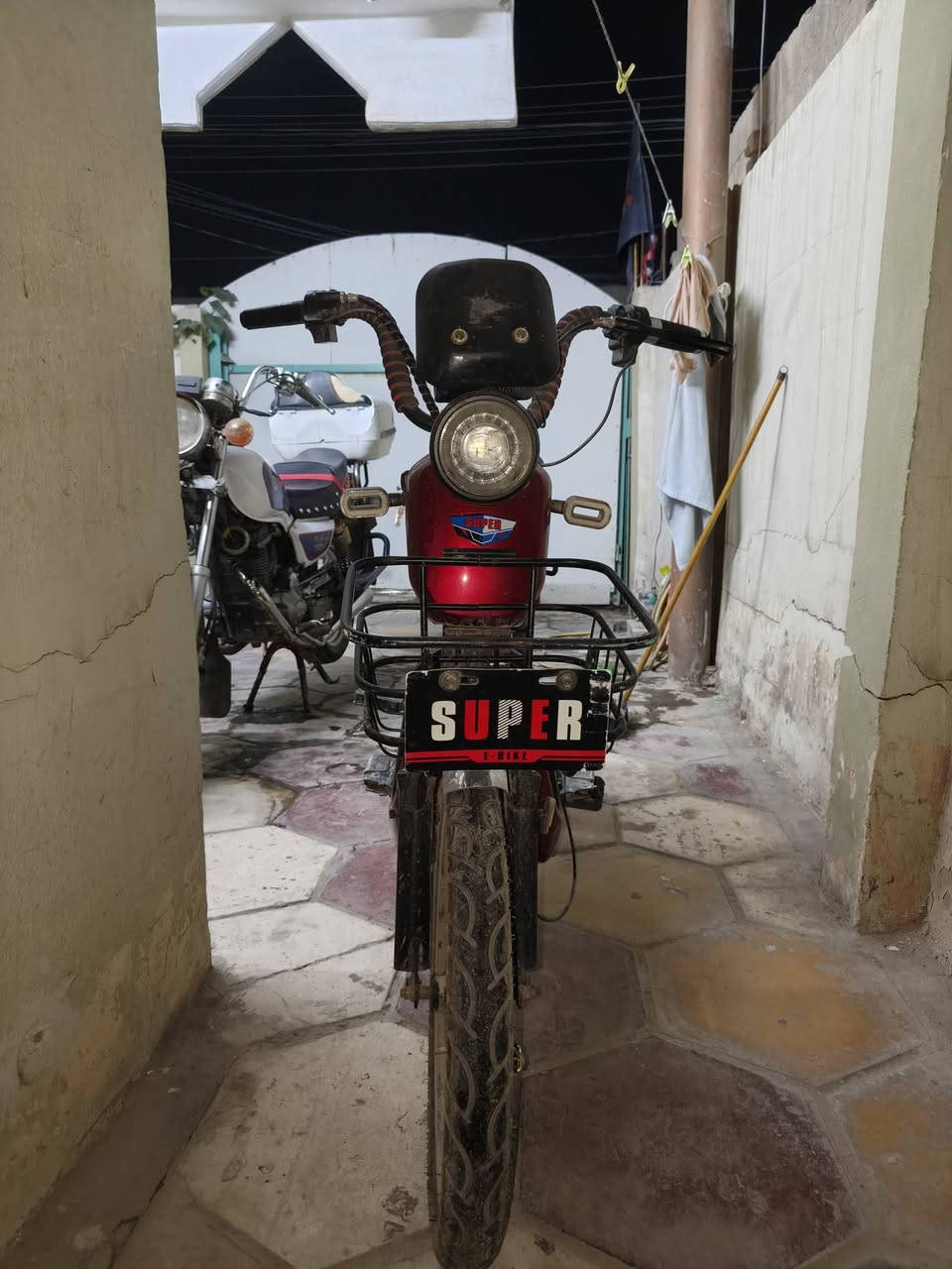 بايسكل شحن موديل 2024
5 باتريات 
شغال من جميع النواحي السعر 200 الف 
***********
