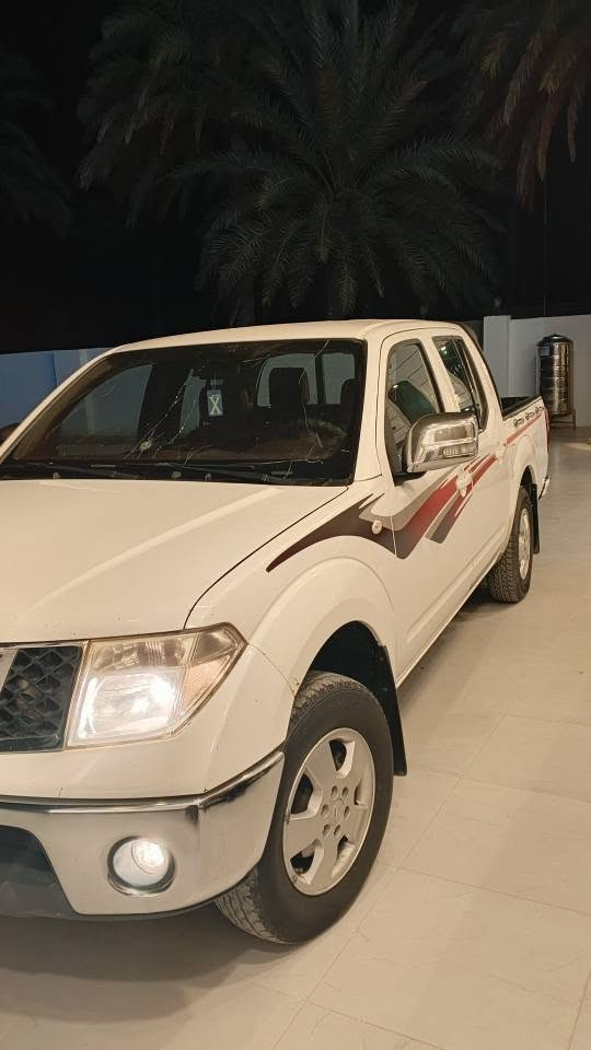 بسم الله الرحمن الرحيم
سيارة نافارا استلام شركة باسمنا من دخلولها الى العراق كير عادي محرك بلادي لا تنقيص ولا تبخير حدادية ممتازه وجيده جدا . اطارات الخلفية نوعيه ممتازه والاماميه نص عمر . دواخل السياره على وضع الشركة . تدفئه تبريد ممتاز. السيارة لا يوجد بها اي صبغ مكفوله من الصبغ ولكن بها اقل من الشبر في البدي الايسر تعديل بارد . المسافة التي قطعتها السيارة 262 الف . السعر غير قابل للنقاش . للاتصال *********** المقدادية, ديالى
