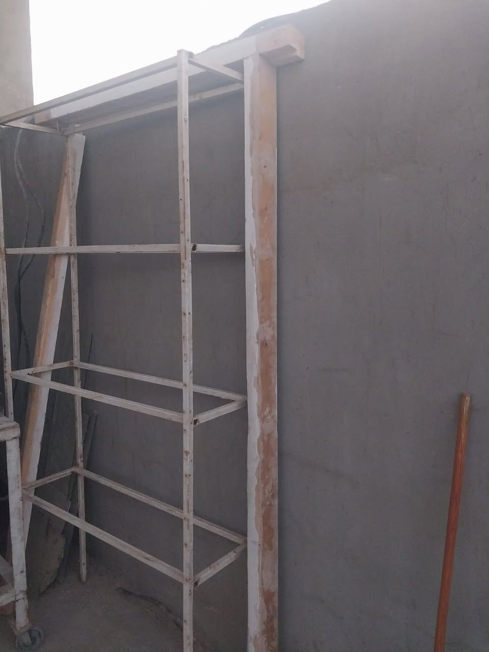 سلام عليكم غراض للبيع 
+964 770 275 8732

