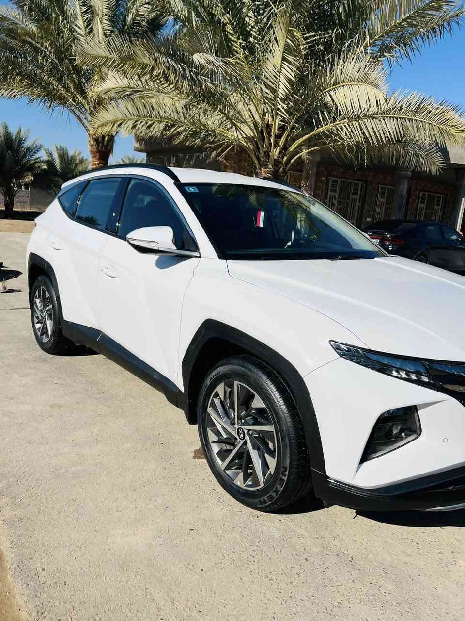 هيونداي توسان 2022 خليجي مكفوله كفاله عامه كير ومحرك وضربه وصبغ وتبديل وفتح ماشيه 70 الف
 فول مواصفات عدى البانوراما
‏رقم بغداد بسمي
‏حجم المحرك 2000دوش على وضع الشركه 
‏شاشه دجتل
‏تشغيل بصمة 
‏تشغيل عن بعد
‏AIRBAG عدد 2
‏سايد بريك دگمة   
‏بك لايت LED
‏كروس سرعه
‏اتو هولد اريل نفيكيتر
‏مقاعد امامية كهرباء 
‏بردات ابواب خلفية 
‏حساسات امامية 
‏حساسات خلفية 
‏حساس كشنات
‏تحكم مقود كامل
‏بصمات عدد 2 
‏انارة ترحيب
‏مدوشمه جلد كشنات وارضيه
‏نقطة نزول منحدرات
‏نظام مانع تزحلق  ‏ABS
‏شاحن موبايل واير ليس  
‏اشاير بالمري والمري قابلة للطي 
‏مخرج AUX
‏مخرج USB
‏BIuetooth
‏مخرج منفذ الطاقة عدد 2    
‏درايف مود
‏(Normail - eco- sport t) 
‏كفاله عامه من جميع النواحي   فقط بارد اقل من شبر السعر 202بيه مجال بسيط 
‏كربلاء الحسينية 
***********
