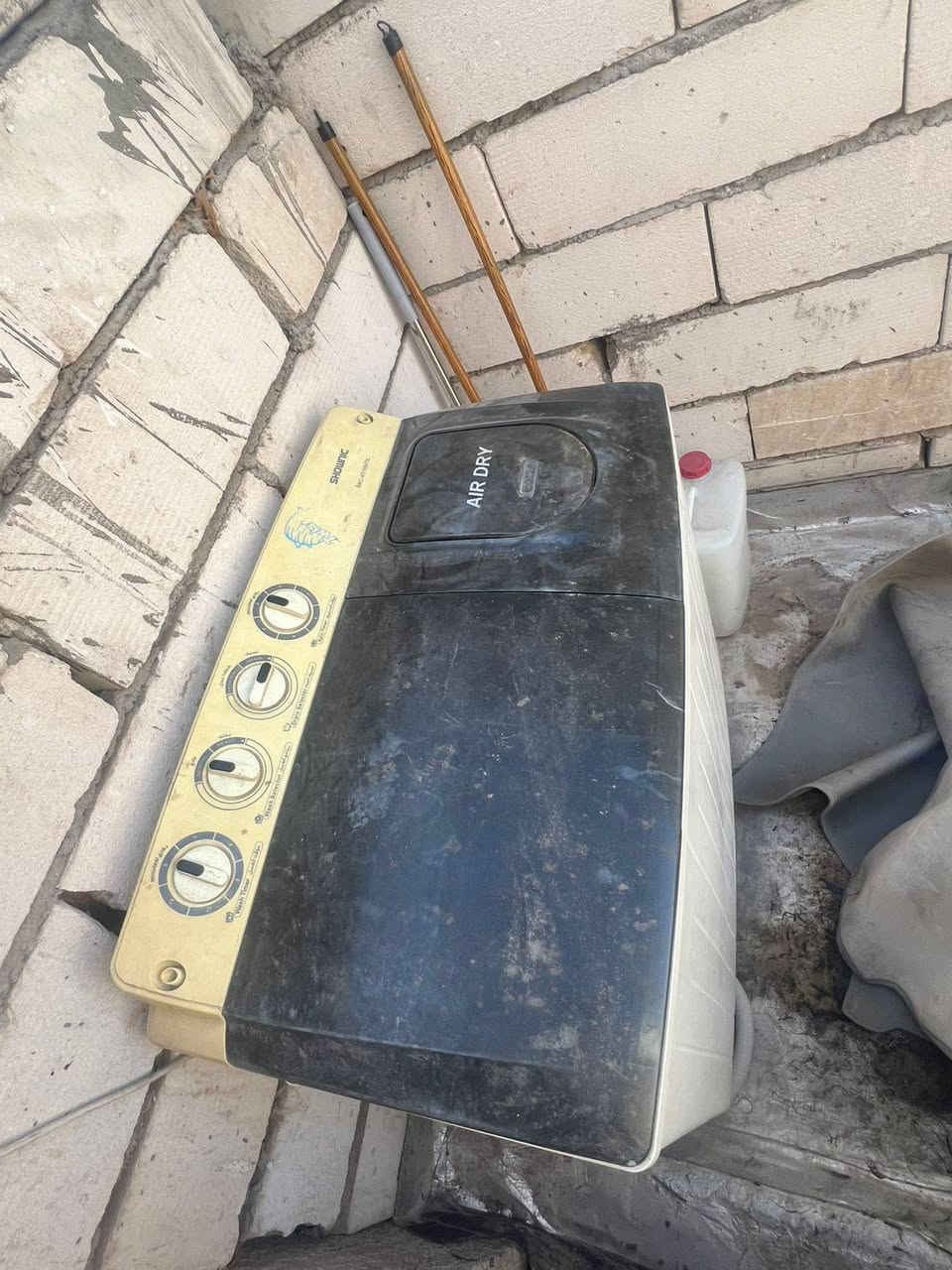 للبيع قرب مستشفى الكفيل
اغراض للبيع
جرباية نفر جديده  50
ومندر اسفنج نفر جديد 25
و(زولية جديده ثري دي وزولية وردي مدات ٢ نظيفات بب50 كلهن شلع  ) 
 وميز كومدي خشب بابين ب25
طباخ كهربائي 55
وطباخ غازي 25
ميز جرارات بلاستك ب18
وغسالة نظيفه مابيها كلشي شغاله تجفيف وغسل 75
كل الاغراض جديده ومستخدمه قليل  وبيها مجال الاسعار


**إذا كنت صاحب هذا الإعلان وتريد حذفه لأي سبب، رجاءا أرسل رسالة إلى الدعم الفني**