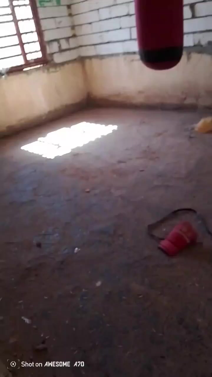 السلام عليكم انا فني كهرباء تاسيس دور سكنيه
بوري وسيمنز 
 وصيانه الاعطال الكهربائيه داخل المنازل

العنوان ميسان العمارة
هاتف ***********
