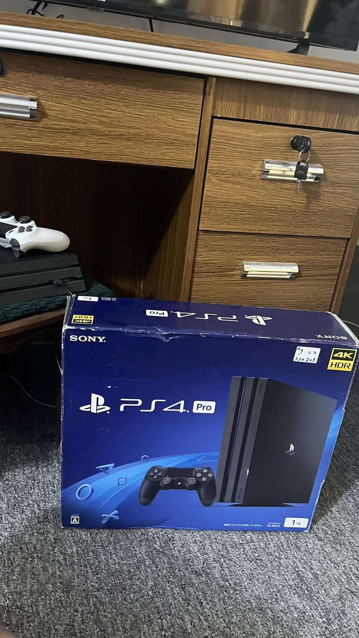 بلي 4 برو 1 تيرا مهكر جديد جوستكين واحد بلادي والثاني تجاري النظافه 90 بالميه سعره 300 وبيه 25 وقابل للزياده هم خاص أو واتساب ***********
