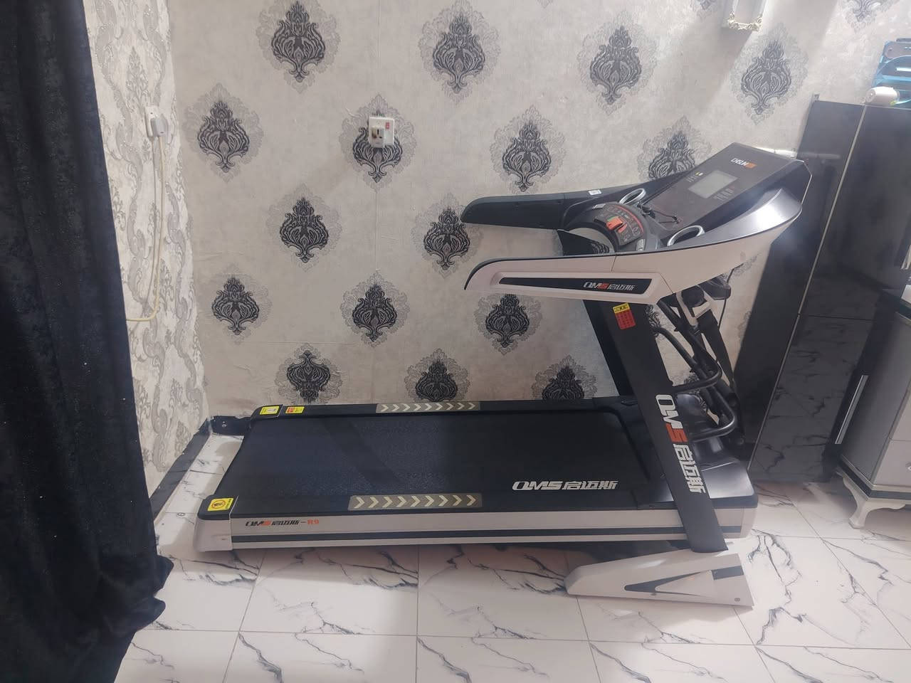 جهاز جري دبل ماطور جديد جديد سرعه ١٨٠ وزن ٢٠٠ شاشه لامس سعرات حراريه ومسافه مقطوعه بي جهاز رجاج حرق دهون البطن والخواصر شناو بطن بلاتوث سماعات خارجيه  بغداد ابوغريب *********** يوجد واتساب

