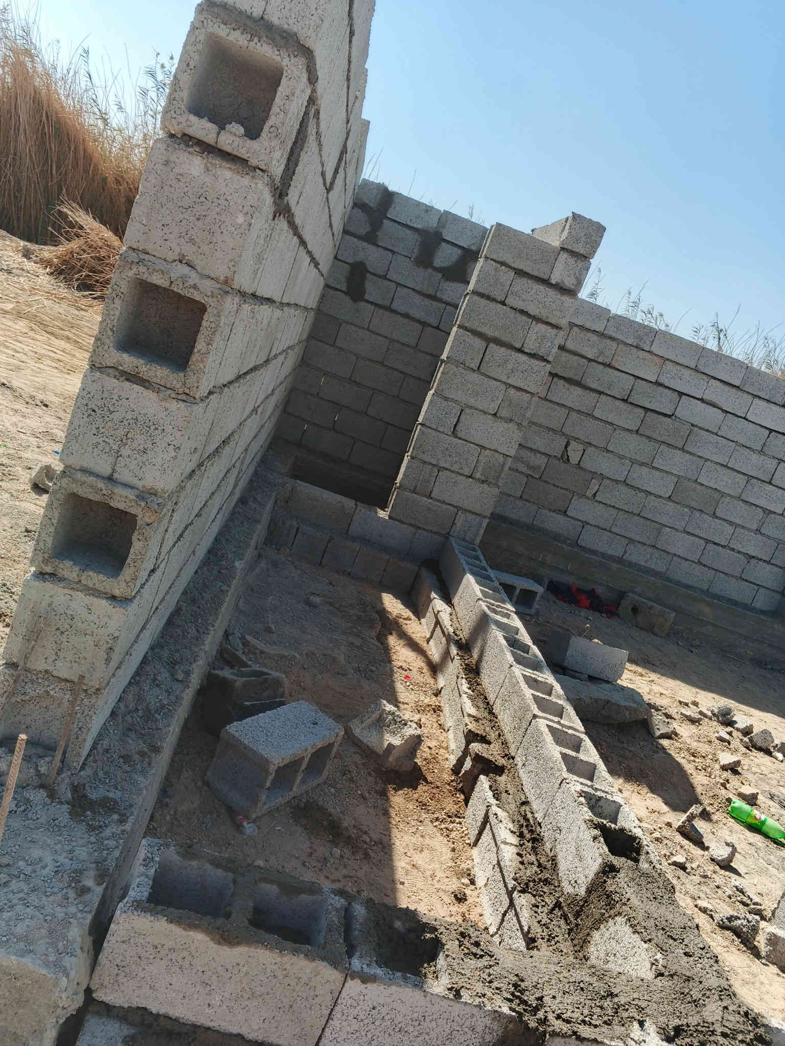 سلام عليكم 
هيكل للبيع زراعي 117داخل بل طابو معاملا ماشيه
مساحته 250م واجه 9ونزال 28 
كراج يوسع 3سيارت 
حديقه 
ترك ورا بيت 2ونص علا طول قطعه
ستقبال خارجي مطبخ صاله غرفه نوم وصحيان 
تصميم طابقين 
سعر 60 مليون وبي شي بصيط 
لتواصل ***********
سلمان باك برنوما
