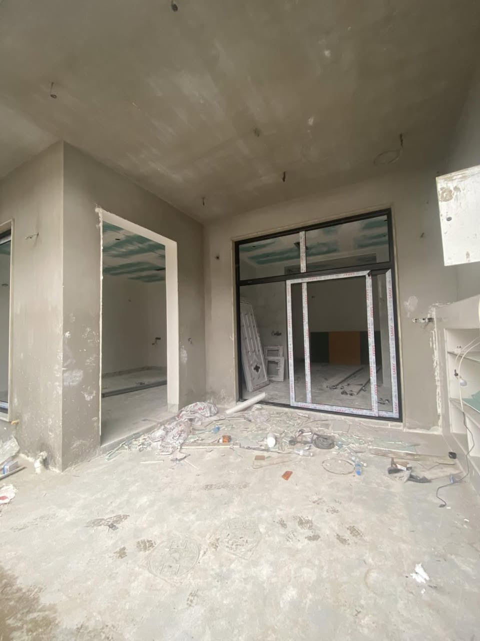 دار للبيع جديد صفر 175 متر واجه 8 متر طابقين معزول مع مشتملين موقع مميز قريب على شارع طريق بغداد بناء نضام تبريد مركزي + نضام سقوف مغربيه  

محتويات البيت/ 

طابق الاول/ غرفتين نوم و هول و استقبال و مطبخ و صحيات خارجيه و داخليه و كراج و حديقه داخلي مع نافوره 

طابق الثاني/ 
لكل مشتمل غرفة نوم و استقبال و مطبخ و صحيات و بيتونه 

الموقع/ طريق بغداد خلف محطة عقبه بن نافع 

السعر/ اضغط الرابط https://t.me/AlFayslrealestate***********/3345 

ملاحضه/ باقي بلبيت تشطيبان نهائيه تسليم البيت كامل بدون اي نواقص 
___________

للاستفسار مراسله الصفحة على 
الرسائل الخاصه 

‌‎او الاتصال بالارقام⬇️📞 
***********
***********

او زيارة ⬇️⬇️⬇️

(( مكتب الفيصل))

📍 كركوك/ نهاية شارع القدس /
(مجمع فلوريا) قرب من مصرف اهلي العراقي 

او 
مشاهده صفحات المكتب على 

(فيسبوك) https://www.facebook.com/profile.php?id=100066592845440&mibextid=LQQJ4d

(تلكرام) https://t.me/AlFayslrealestate***********

(انستكرام) https://instagram.com/al_faisal.iq

 ___
‌‎🏡 الفيصل للعقار_AL FAYSAL 🏡
‏AL-FAYSAL (Real estate & Contracts)

* نستقبل جميع عروضاتكم السكنية 🏠 والتجارية 🏡 بكافة مناطق كركوك
