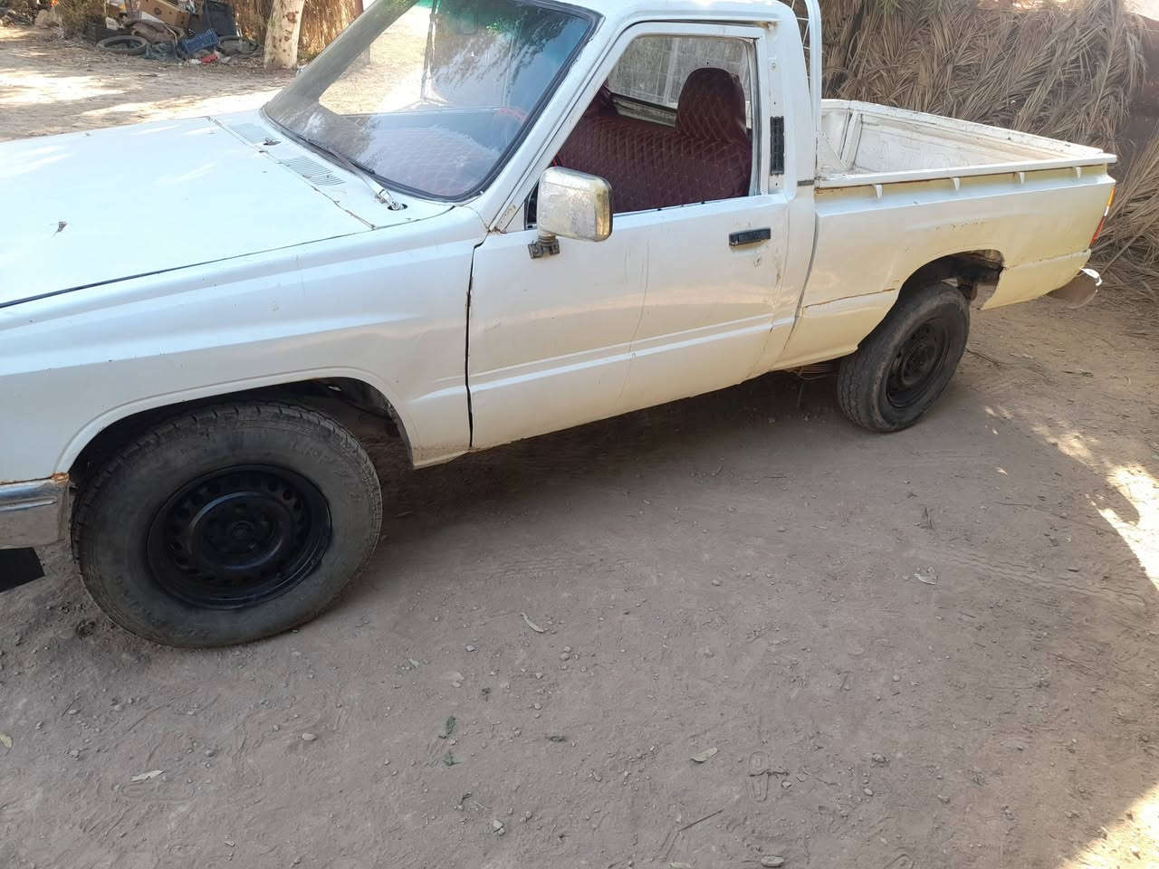 السلام عليكم بيكم ٨٧ رقم واسط سياره خير من الله محرك ثري واي السعر ٣٠ وبيه مجال والشراي يتصل ***********
