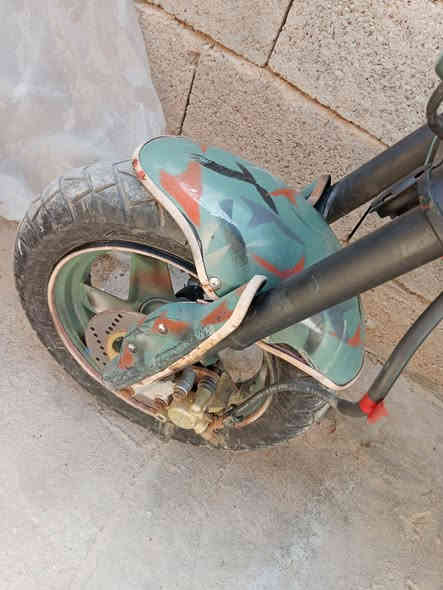 سلام عليكم قفاز يوماها لبيع بدون اوراق مكفوله عشائرين محرك ما مفتوح سعر 250وبيه مجال قليل مكاني ميسان قضاء الميمونه رقم الهاتف ***********
