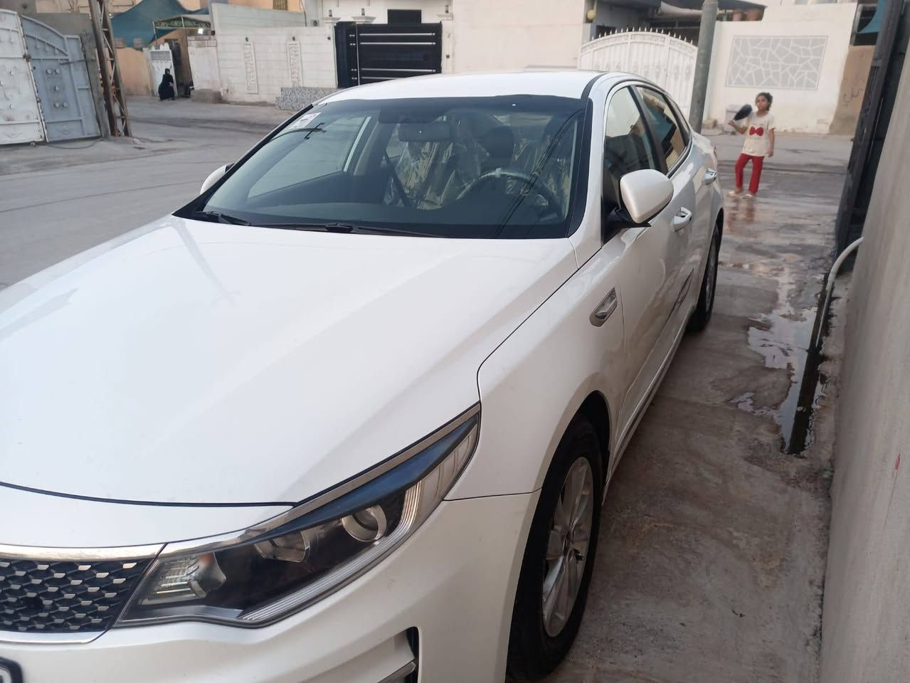 سلام عليكم
كيا اوبتما كوري 2018
محرك 2000 دوش 
تحكمات استيرن 
حساسات اماميه وخلفيه 
مري شفط 
تشغيل عن بعد 
دخول ذكي 
رقم جديد 
كير ومحرك بحاله جيده 
قطعتين بيها باب بلادي وجاملق تجاري السكن 
كركوك مكانها 
شرط التحويل 
سعرها 135
***********
