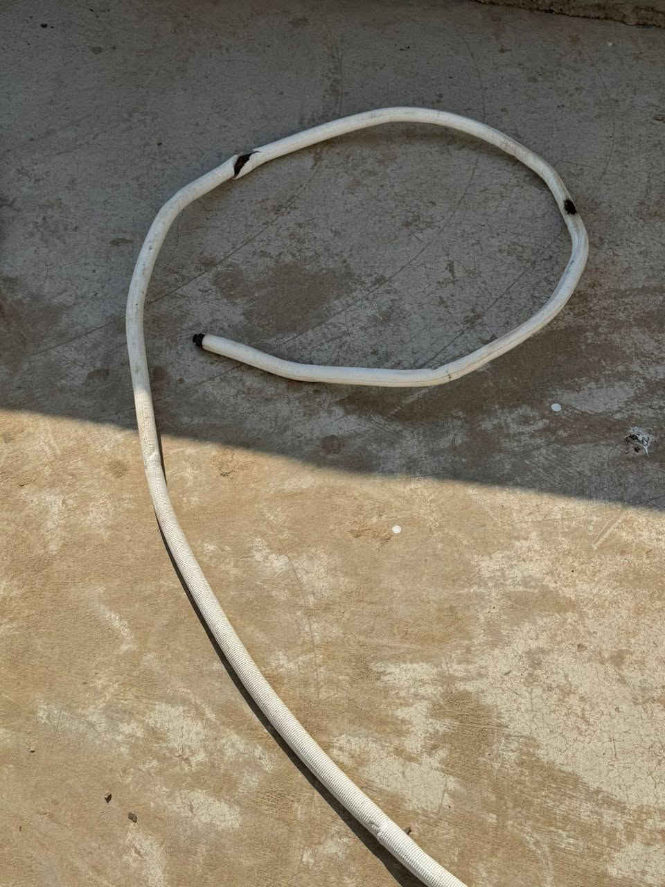 بوري سبلت ثنين كبار وثنين صغار طول الواحد تقريبا ٣ متر وبيهن ذني التطواله مالهن 
كلشي موضح بل صوره  اقيم واخذ
علق بسعر واني ادخلك خاص خناقين, ديالى


**إذا كنت صاحب هذا الإعلان وتريد حذفه لأي سبب، رجاءا أرسل رسالة إلى الدعم الفني**