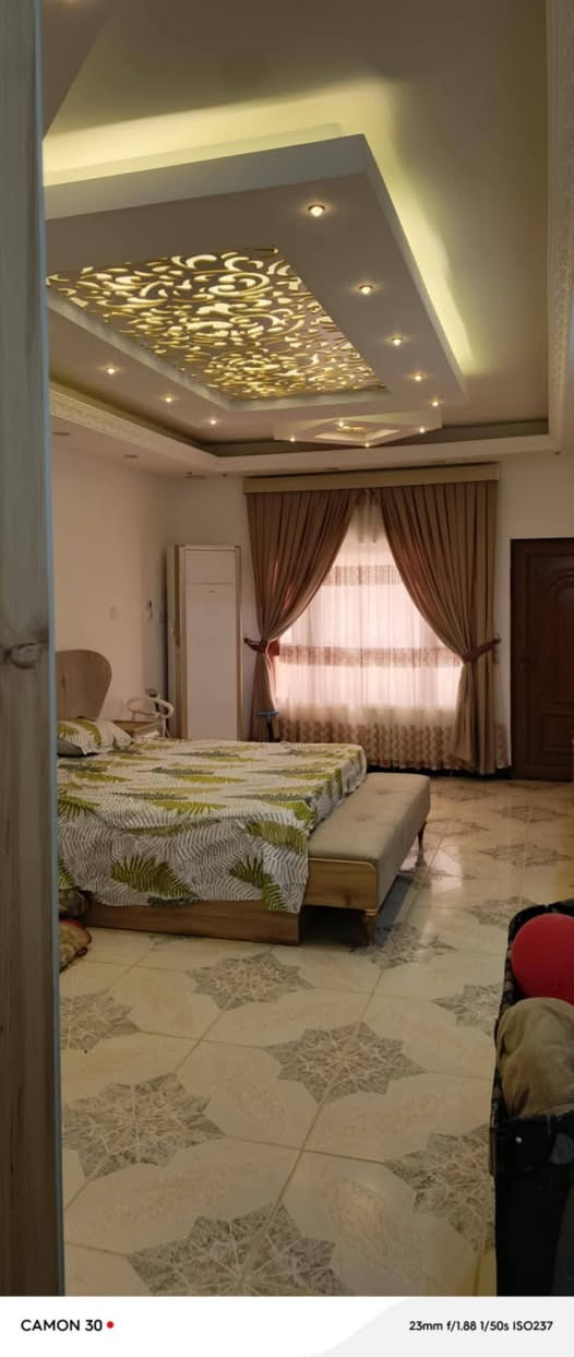 دار سكني للبيع
المسافه 300
طابقين 
واجهه 10 نزال 30
الموقع القادسيه خلف ثانوية ميسلون
شارع 20 صدر طير
5 غرف نوم 
4 مجمعات صحيه
الطابق الأول غرفتين نوم 5في 4
هوا داخلي استقبال 6في 4
الطابق الثاني 3 غرف نوم صيحات 2 غرفتين 7ونص في 4 سحب مغربي 
هوا كبير 8 في 5
البيت فيه درج حديد خارجية ممكن البيت يكون بيتين صالح السكان لعائله كبيره 
السعر المطلوب 195 وبيه مجال التواصل موبايل ***********
