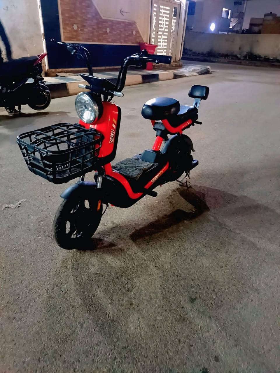 دراجه ريان حجم 14 نضيفه كلش ماداخله مصلح اطيك وياها شاحنه ريان اصليه وبايدرين ما مستخدمات سعر 325 وبيه مجال مكاني ناصريه مركز قرب المحطه نضام قفل تاير مع انذار مع بصمه وسويج


**إذا كنت صاحب هذا الإعلان وتريد حذفه لأي سبب، رجاءا أرسل رسالة إلى الدعم الفني**