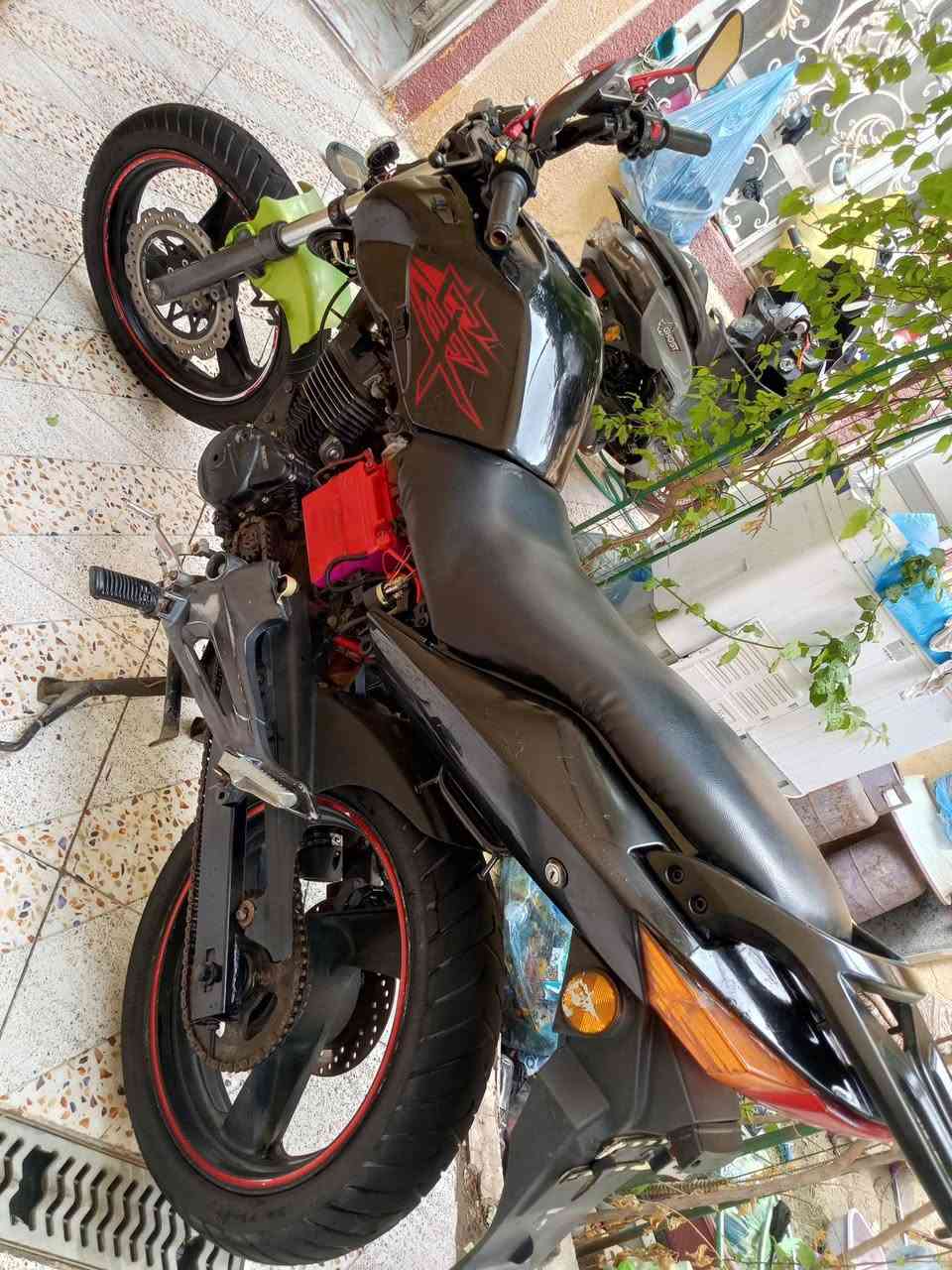 السلام عليكم دايون بطح دراجه نضيفه ومحرك بلادي ممفتوح السعر 450وبيه مجال بصيط باقي التفاصيل اتصل على الرقم *********** مكاني كربلاء حي العامل
