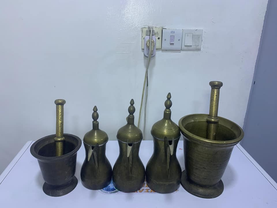 للبيع هاونات اثنين او سيت دلات قديمات سوري الهونات قياسهن 22او 15 والدلات  33او 32 او 29  السعر خاص يوجد توصيل الي جميع محافظات العراق


**إذا كنت صاحب هذا الإعلان وتريد حذفه لأي سبب، رجاءا أرسل رسالة إلى الدعم الفني**