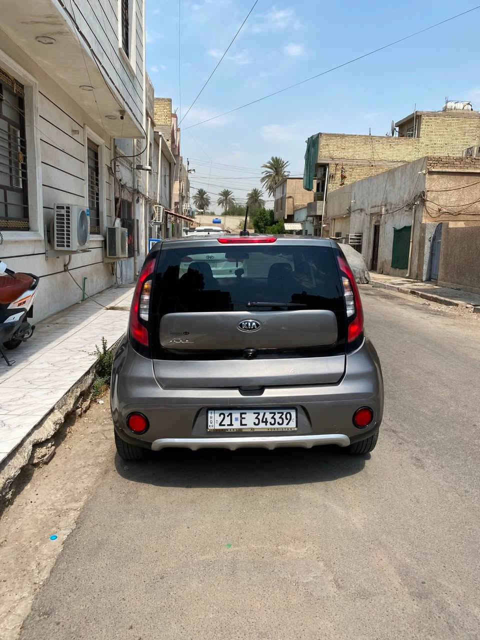 كيا صول 2019
حادثها خلفي خفيف موضح ب الصور
موصفاتها معروفه 
السياره باسمي تحويل مباشر ماسوي وكاله
مكاني الطوبجي قرب ساحه عدن
السعر 113 بيها مجال 
للاستفسار ***********
