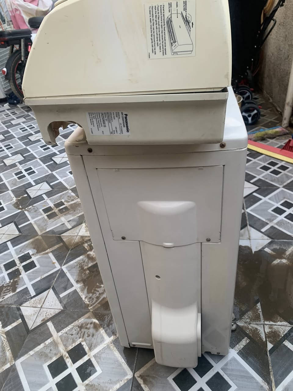 السلام عليكم سبلت نوع بناسونيك ماليزي للبيع جهاز بدون تدفه فقط تبريد غاز 22 مقفول تبريده اذ مو ثلج اسال عليه جهاز شغال وعلى الفحص سعره 300 وبي مجال شي قليل ماطور ماته لبلادي مكاني بغداد لكريعات *********** ملاحضه بدون بواري الجهاز فقط داخليه وخارجيه وريمونت وتعلاكه الجهاز طنين حقيقي مو كلاوات مثل باقي السبالت مكتوب شكل وماطوره شكل
