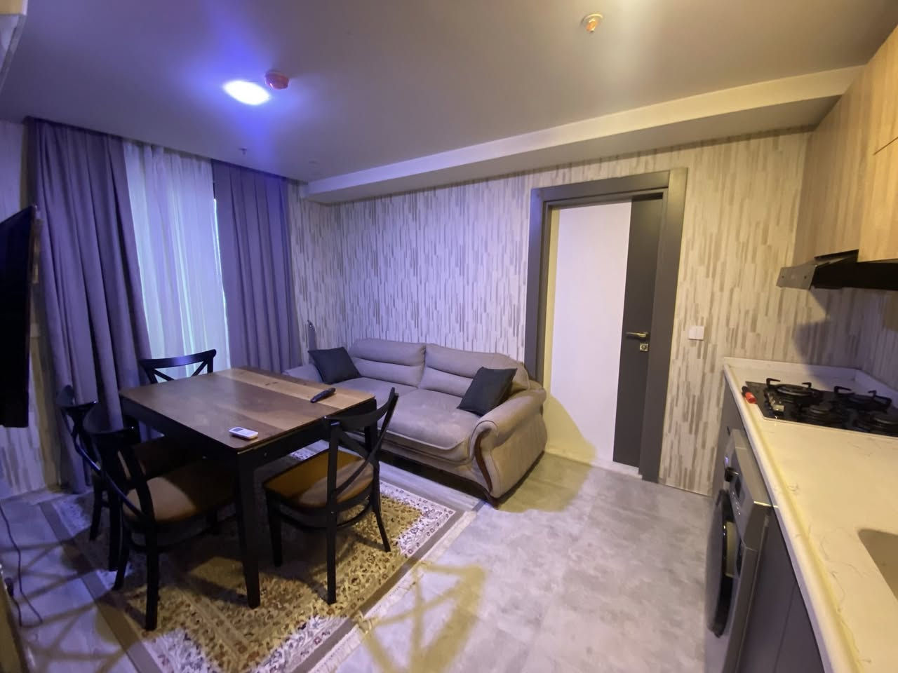 شقة للإيجار في أربيل
‏في مجمع سكني لايف تاورز
‏داخل مربع الذهبي
‏ شقة متوفرة غرفة وصالة مؤسسة بالكامل
‏مساحتها 73 متر
‏طابق 21
‏ واجهة على Empire
‏لاستفسار كثير على ال WhatsApp
***********
***********
