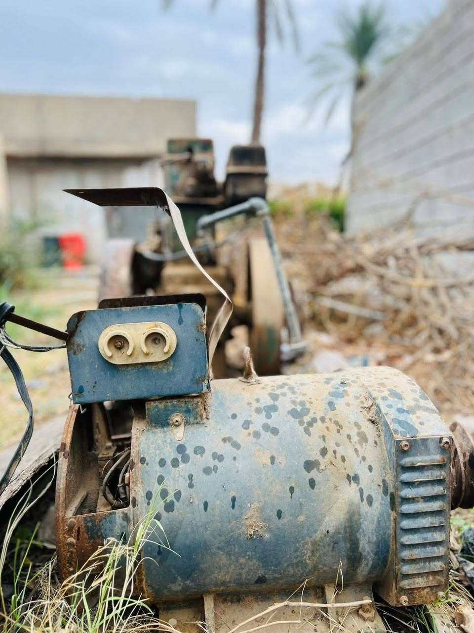 السلام عليكم لستر للبيع مع المولده 350وبي مجال للاستفسار اتصل***********
