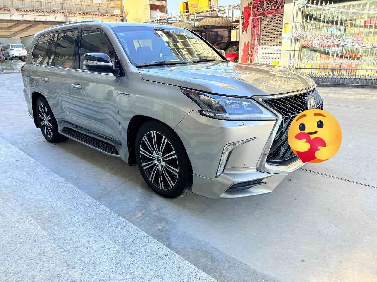 السلام عليكم
لكزس للبيع موديل ٢٠٢٠

خليجي 
ماشيه ١٢٢ الف
رقم بغداد
 

الاتصال ***********
