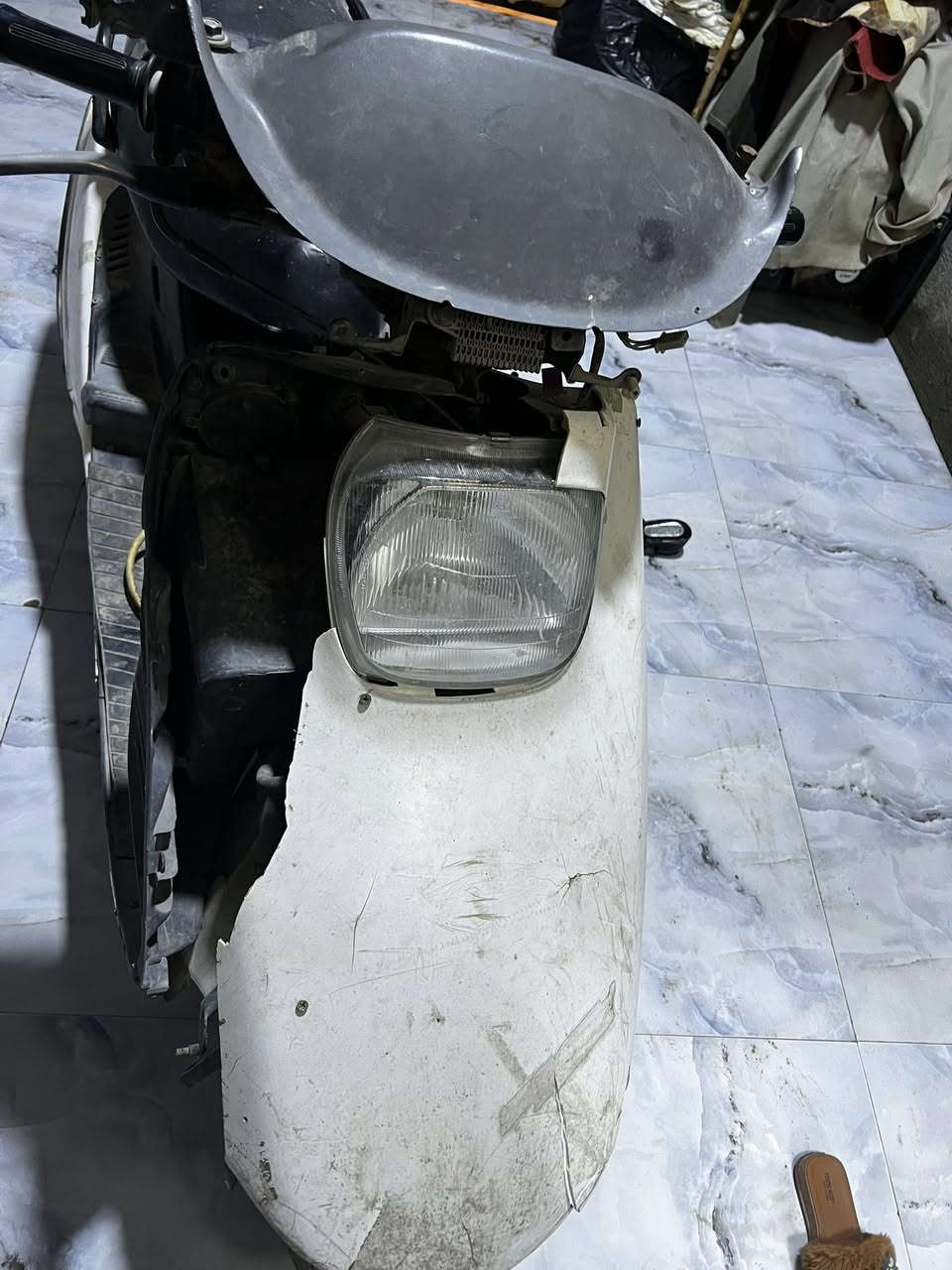 سلام عليكم
دراجه سبيسي ياباني سرعه 110بدون هندر
دراجه مثل ماواضح بل صوره مكينه ما مفتوحه ابد دراجه عوزها باتري كهربايات شغاله بس عوزهن كلوبات مكيذ تجي تجطل وشوف شلعتها قويه كلش للستفسار متواجد فيس سعر 200بيها مجال


**إذا كنت صاحب هذا الإعلان وتريد حذفه لأي سبب، رجاءا أرسل رسالة إلى الدعم الفني**