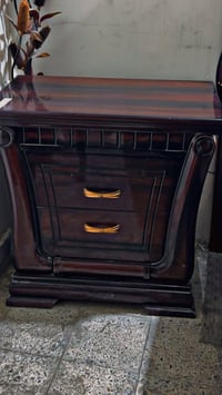 غرفه للبيع متكونه من ٩ قطع استعمال كم شهر نضيفه شخطه مابيها السعر ٧٥٠ ...