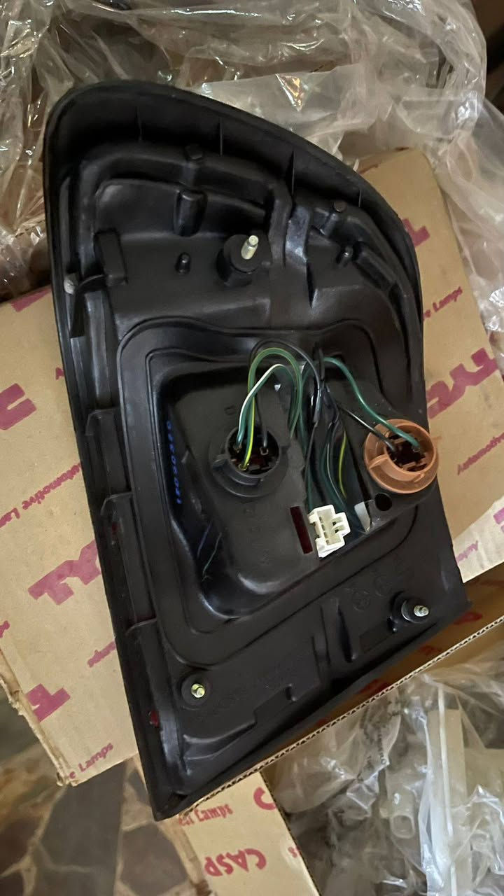 السلام عليكم بك لايت نيسان سني جهت اليمنه تايون فقط1998الى  1999 سعره 25الف
***********
