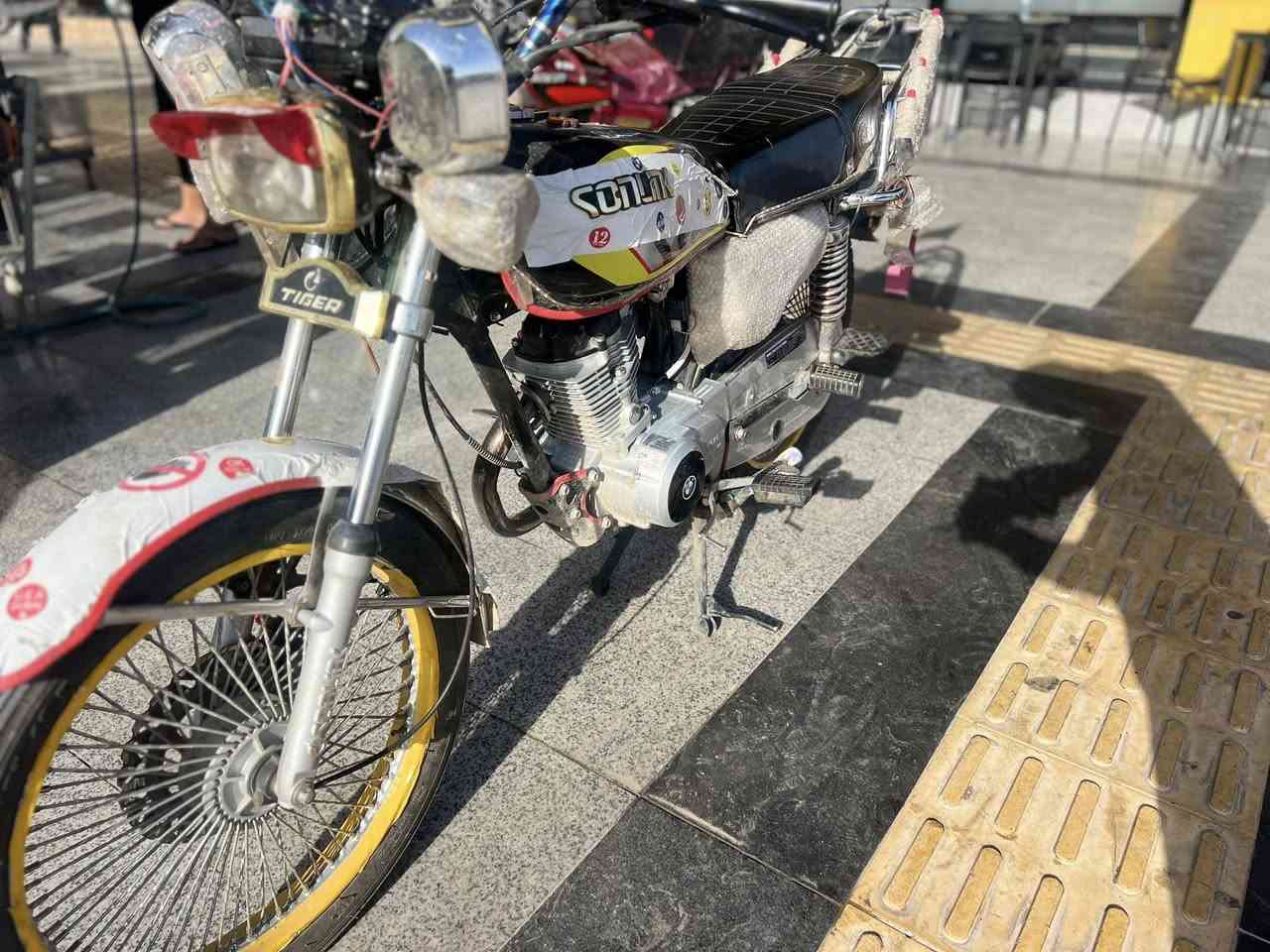 سلام عليكم سولنيك اصلي 24 فول دراجه للبيع مكينه كبس شرط انطيك ماطور مجنبز ومرتب ربع متصرف عليه سعر 650 بي مجال قليل المو شراي لايتعبني ماطور نضيف واحلى من صوره شراي تعال خاص وماقصر انشالله


**إذا كنت صاحب هذا الإعلان وتريد حذفه لأي سبب، رجاءا أرسل رسالة إلى الدعم الفني**
