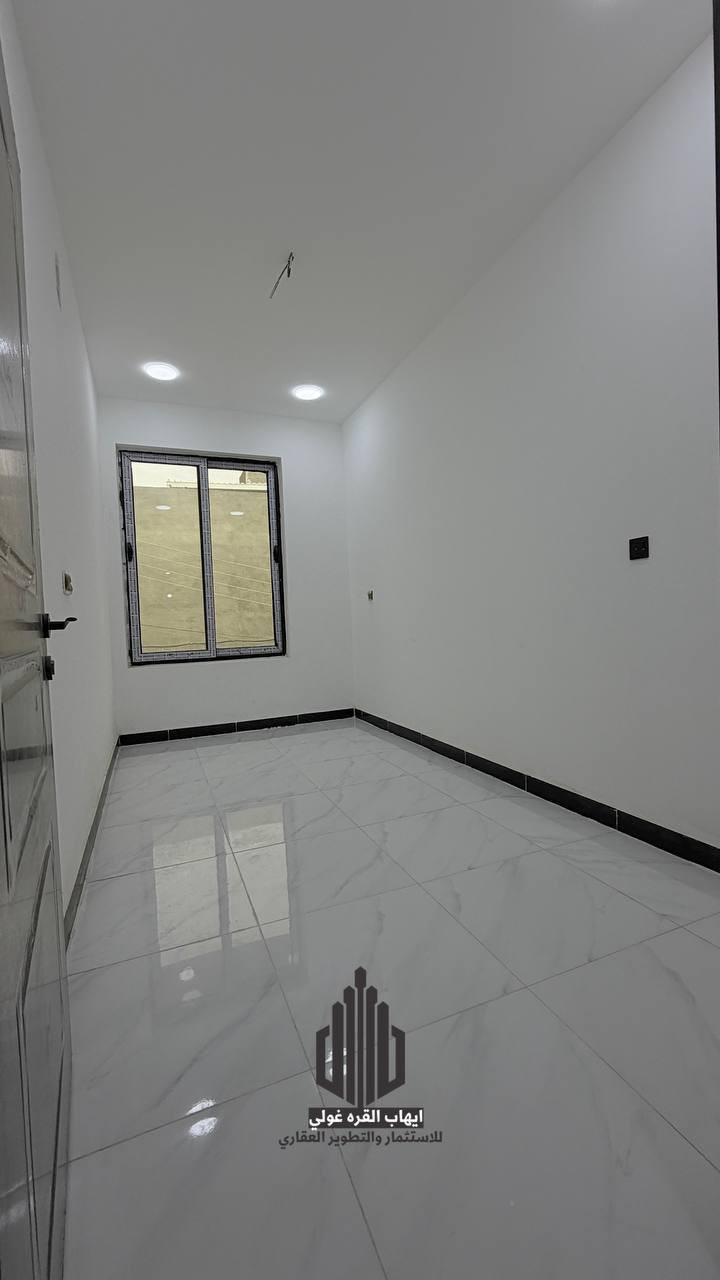 الدار للبيع 100 متر (زيرو وغير مسكون )/ 4 غرف نوم
📍بغداد _الدوره _ البعيثه _ مجمع السلطان 
📎صنف الارض طابو زراعي سند 25  (تحويل مباشر )
          "يتميز المنزل بتصميم عصري وراحة تامة "
يحتوي الدار على { 4 غرف نوم _ 2 حمامات _ مطبخ مع حولي مشترك _ غرفه ضيوف _ بيتونه }  .
📌السعر 148 مليون فقط . 
⚠️غير متواجد على منصة الفيس .
🔷️للاستفسار الاتصال ع  الرقم 
☎️ *********** واتساب.
☎️ *********** واتساب .
 ☎️ *********** .
