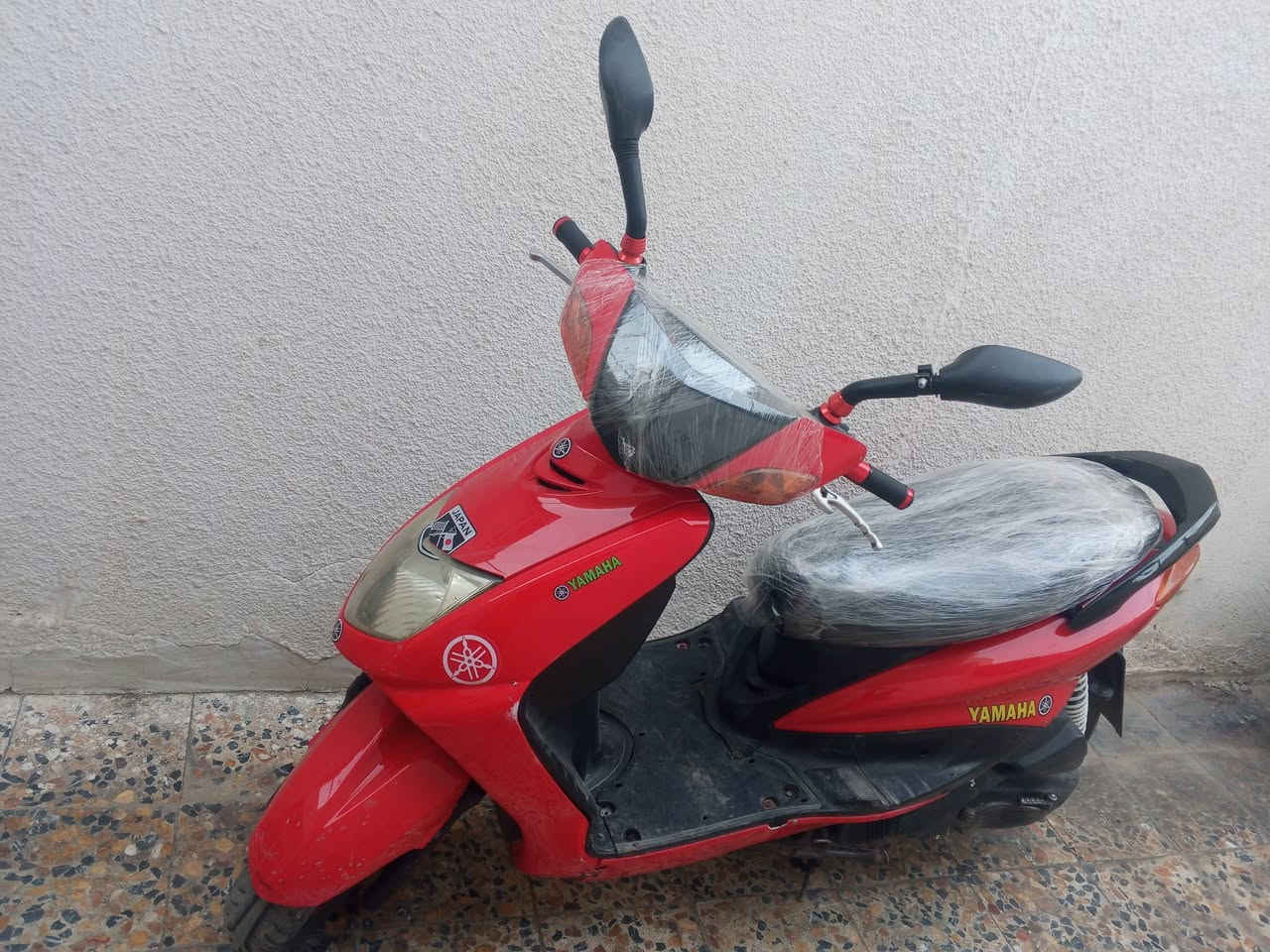 يا الله 
السلام عليكم
دراجة سكنس للبيع دراجه بلاديه كابريتر بلاديه 
الدراجه قبل 10 أيام طفت بيه لحيت عليها ماشتغلت ناريه بيها وكمها كلش قوي الدراجه اريد ابيعها على وضعها السعر 350 وبيها مجال شي بسيط مكانه بغداد الكاظمية ***********
