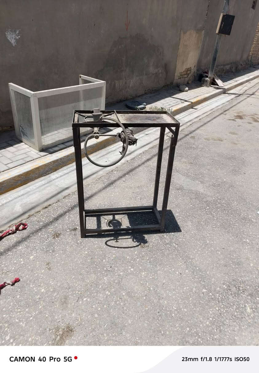 السلام عليكم جام خانة صغيرة مال كافترية وطباخ مال كافترية سعر الجام خانة 30 الف والطباخ 30 الف الي يريدهن خل يتواصل ***********  الطباخ تزكام
