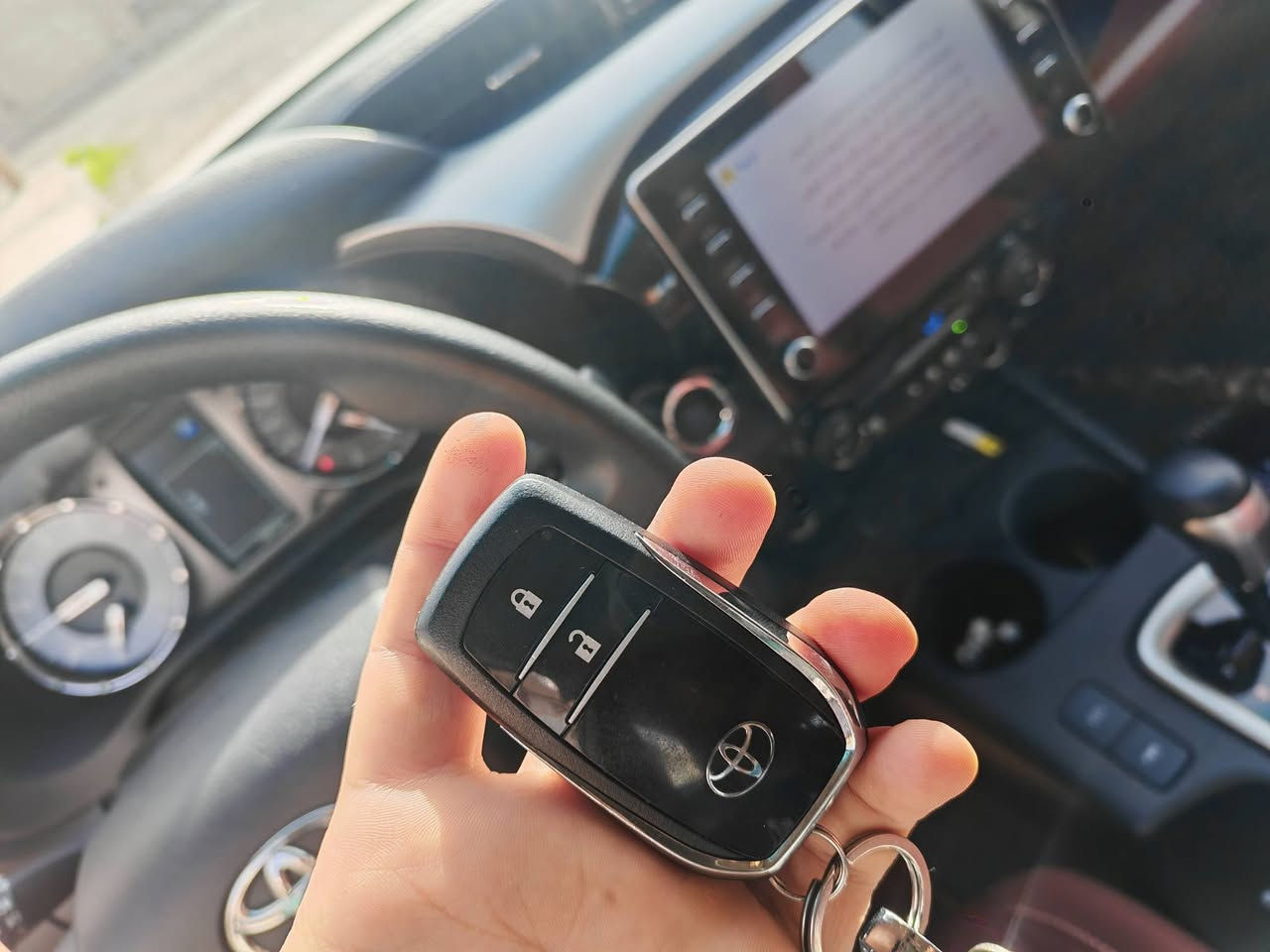 سلام عليكم
تويوتا هايلوكس4x4
2025
محرك6 سلندر
فول مواصفات
حساسات امامي خلفي
شحن لاسلكي
ماشيه3000 
مكفوله
رقم أربيل تحويل مباشر 
السعر 415 ورقه وبي مجال
مكاني صلاح الدين بلد
***********
مكلف بالنشر
