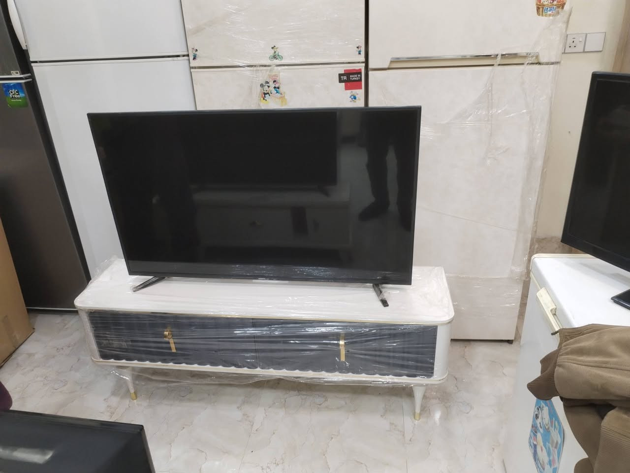 متوفر جميع اللاثاث المنزلي الان في مجمع أم البنين ع للاثاث المستخدم وجديد العنوان واسط نعمانيه شارع جعفر الطيار مقابل معرض أبو نور للسيراميك اي استفسار مراسلة الصفحة او الاتصال على *********** /***********
