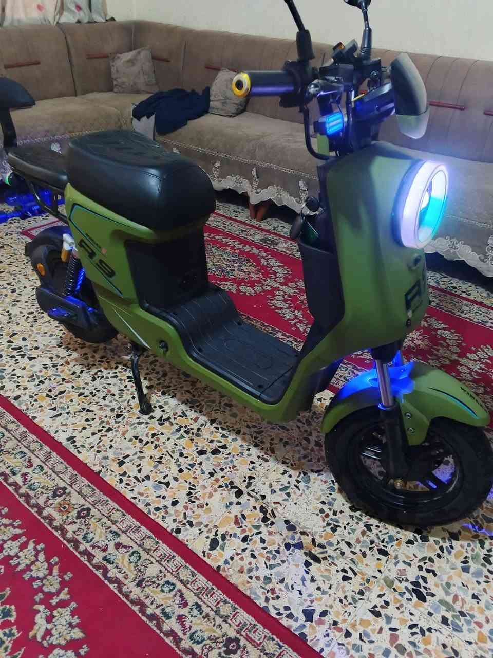 دراجه R9لبيع 2026دراجه نضيفه 5بطاريات و6حتياط دراجه شغاله و تمشي مكان بغداد ابو دشير السعر 450و به مجال الاستفسار ***********
