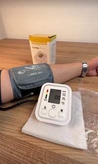 جهاز قياس ضغط الدم • جديد • توصيل