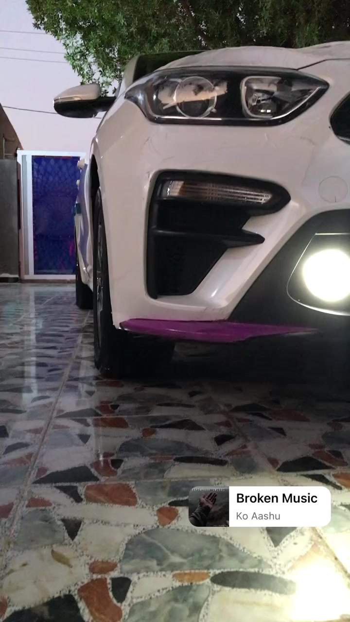 سلام عليكم اخوان
كيه سيراتو موديل 19 خليجي محرك 1600 مكفوله كفاله عامه ماعدى رصعه  بسيطه ابخشم البنيد اثر شخط بسيط

مواصفات سياره
لون ابيض لؤلؤي
لد خلفي
بلاجكتور امامي نهاري
شاشه وكامره دواره
كشنات جلد اصل وكاله
ثلاث انضمه قياده
تحكمات استيرن 
مري شفط
مقلل وقود
وبعد أيضاً بيه موصفات
سنويه جديده ولوحات الجدد 
سياره ماشيه 135 ألف حقيقي السياره بأسمي وعلى ايدي
السعر 160 وبيه مجال لشراي 
رقم المبايل 
***********
مكان سياره سماوه قضاء الخضر
