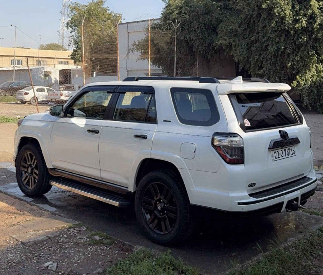 السلام عليكم للبيع فور رنر امريكي لمتد تو ويل موديل 2021 فول مواصفات بدون نقص حادثها موضح بصور السياره 5 راكب  السعر310$  يعني 3دفاتر و10 اوراق فقط بيع فقط اتصال ***********
