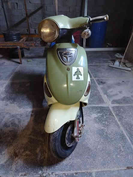 السلام عليكم دراجة باجو للبيع دراجة كاملة بيه خيط تبخير  فقط الدراجة كاملة من كل النواحي كهربائيات كله شغالة نكر سلف العنوان بغداد السعر 250 وبيه مجال الرقم ***********
